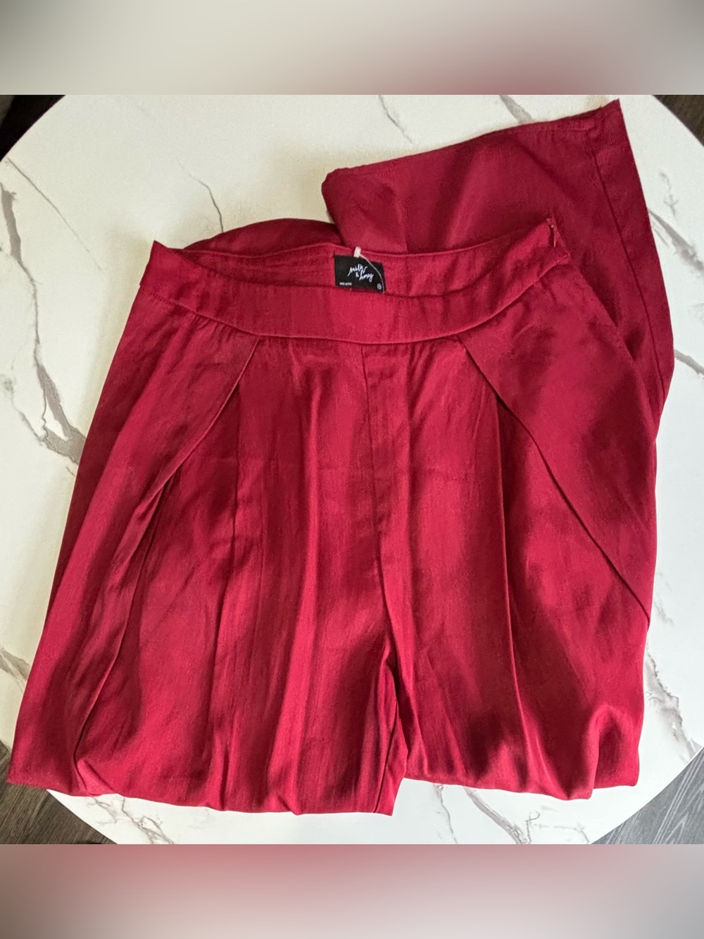 ✨ NWT Brand new Milk & Honey with original tags attached. Size Medium